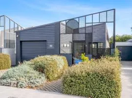 Allure - stunning in central Port Fairy