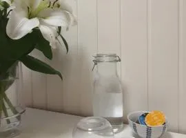 Lia Room