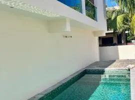 Sunset Apt moderne à 2 min de la plage, clim, piscine