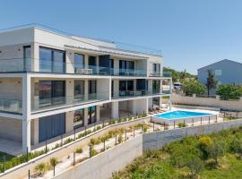 Apartina Boutique Suites, Hotel in Rtina