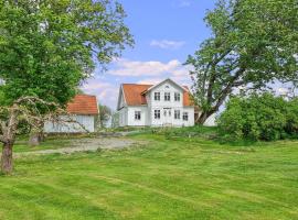 4 Bedroom Cozy Home In Flo, hotel de lujo en Flo