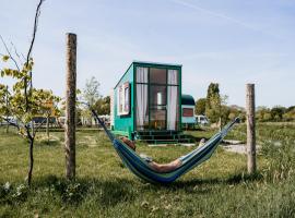 Hihahut De Tuureluur, kemp v destinaci Oud-Ade