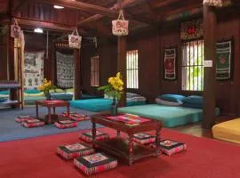 Nhà sàn Mường