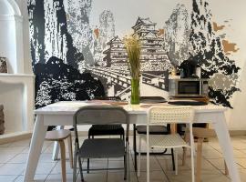 The Triplex- 3 bedrooms in the escutcheon!