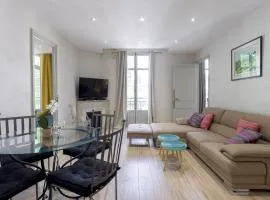 13 Boulevard Carnot by Halldis