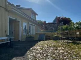Cosy Apartment close to Gothenburg
