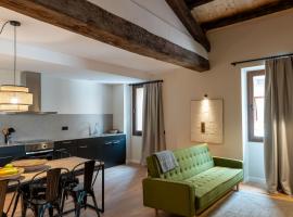 Apartaments Casa Maragall, hotel v destinaci Sant Joan de les Abadesses