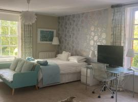 Lingwood Hall: Lingwood şehrinde bir otel