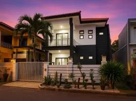 Green Villa - 4BR Luxury Villa - Nusa Dua Beach by Globalstay