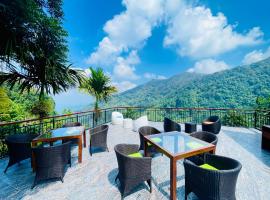 Kavi s Hideaway, hotel with hot tubs in Dedugala