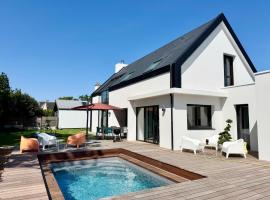 Superbe Villa contemporaine avec piscine, Sainte Marine, Hotel in Combrit