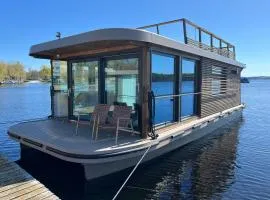 Aava Floating Villa 42