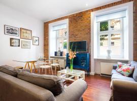 Tyzenhauz Apartments Comfort, хотел с паркинг в Краков