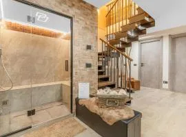 AquaLuxe with Jacuzzi, Hammam Bath and swimming pool