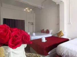 MaHaNa Hostel Family room