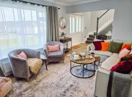 Luxury Sea View Retreat with Hot Tub Sleeps 8