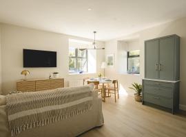 The Old Schoolhouse River View, hotel in Donegal