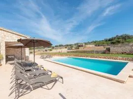 Your Island Sa Canova dAriany