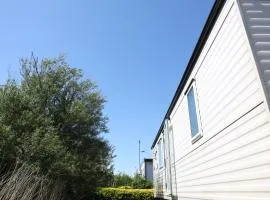 Cozy caravan in quiet area near beach - Caravan Brook
