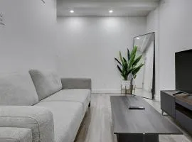 2BR Escape Sleek Stay in NDG MTL