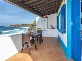 GuestReady - Beachfront Casa da Praia