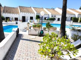 Bungalow at Cala Capitn Beach, Cabo Roig, hotel in Cabo Roig