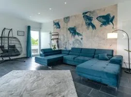 Lit Living - Luxury House - Box Spring - Parking - Exclusive Kitchen