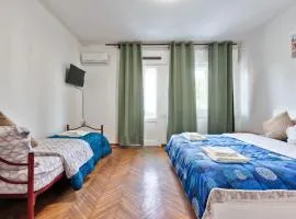 Cozy 2 Bedroom Apartment
