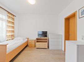 Haus 6 Nebringen Monteurzimmer für Handwerker und Teams - LS CrewComfort - weitere Unterkünfte vorhanden, hotel in Gäufelden