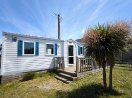 Village Vacances Les Sables d'Or โรงแรมในGouville-sur-Mer