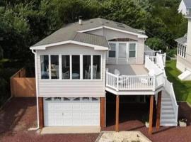 Sunset Shore House First Floor, ξενοδοχείο σε West Cape May