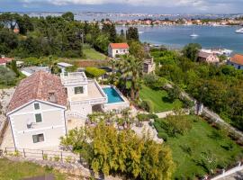 Aurora Lukorana, hotel u gradu Lukoran