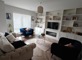 Entire 3BD Home 15 minutes from Dublin Airport, hotel v destinaci Portmarnock