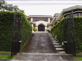 Galeon House