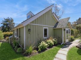 Seabreeze #4 - Charming Cottage Footsteps to the Beach, vila v destinaci Hampton Bays