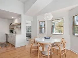 Walk to Beach or Sound Pool & Hot Tub