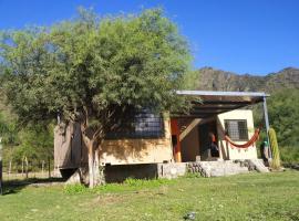 Cabañas Nido de Cóndores, hotel in San Agustín de Valle Fértil