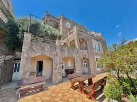 Contessa Apartments
