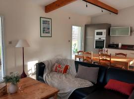 Maison cocon près de la mer, hotel en La Turballe