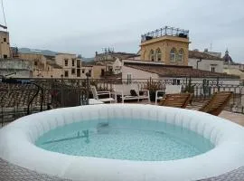 Sunny loft with terrace and Jacuzzi in the city centre