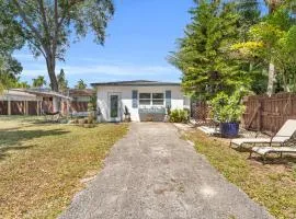 The Hidden Gem - Private Cottage in Biscayne Park