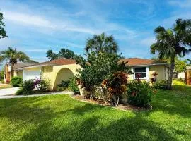 House with private Pool, close to beaches, Golf