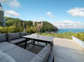 Harbour Tide, Inviting 3 BR Apt, Large Terrace and Sea View, Parking