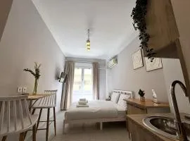 Heart of Syntagma Rooms - 150 steps from the square center-