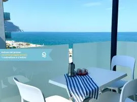 M413 - Marcelli, quadrilocale fronte mare con vista e spiaggia privata