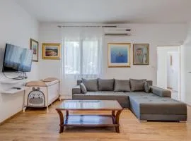 Meje seafront suite