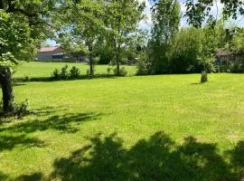 Ruhige Ferienwohnung inklusive Garten Souterrain - neu renoviert
