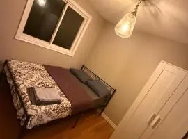 Homestay at Heart Of Kitchener-Free Wifi & Parking