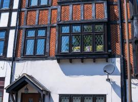 Cleave House - Contractor, Corporate & Leisure - Chic & Stylish - Sleeps 6, hotel a Farnborough