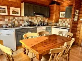Tor View Lodge with Hot Tub & Sauna - Spa Resort - South Devon